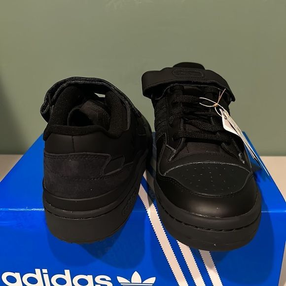 Adidas Men’s Forum Low Triple Black Sneaker BRAND NEW MULTIPLE SIZES - Picture 3 of 5